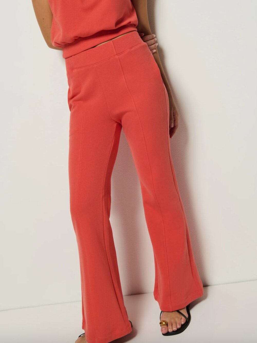 NWT Nation LTD Reece Kick Flare Sweatpants In Coral Kiss Orange, Size Medium
